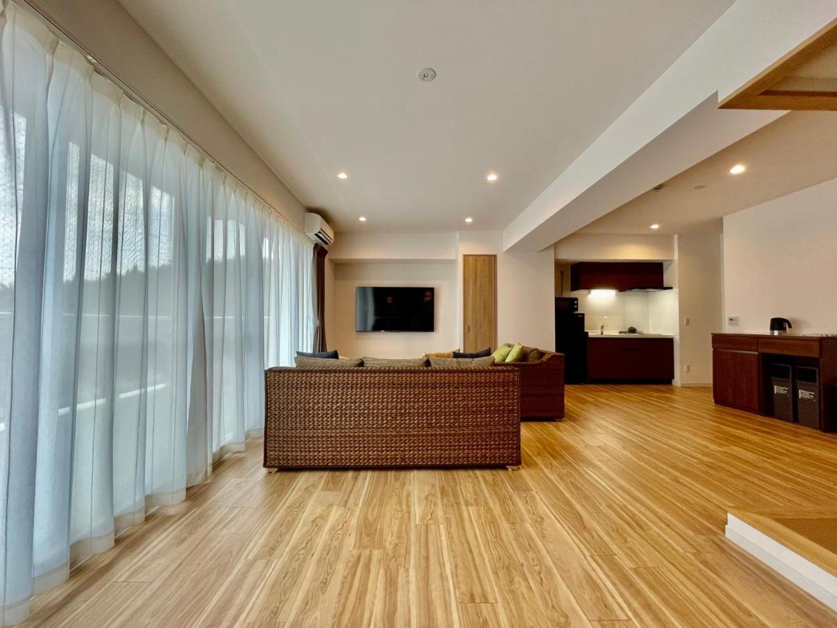 Coral Palace Onna By Sunset Avenue מראה חיצוני תמונה